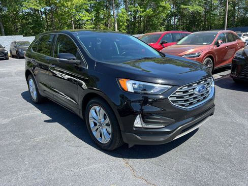 Used 2022 Ford Edge Titanium AWD/4WD image 4
