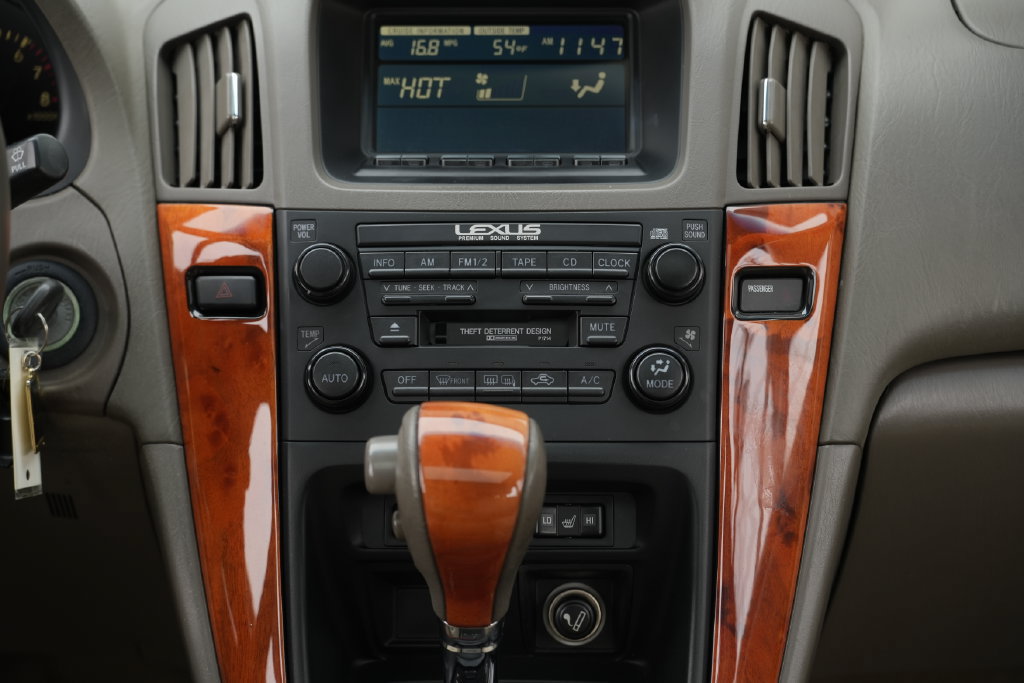 Used 2002 Lexus RX 300 4WD w/ Premium Pkg Plus image 39