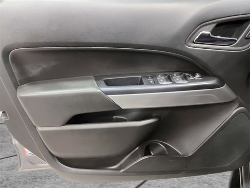 Used 2020 Chevrolet Colorado ZR2 image 19