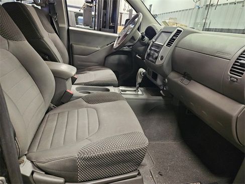 Used 2019 Nissan Frontier Desert Runner image 7