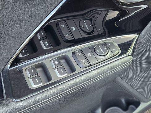 Used 2020 Kia Niro LXS image 22