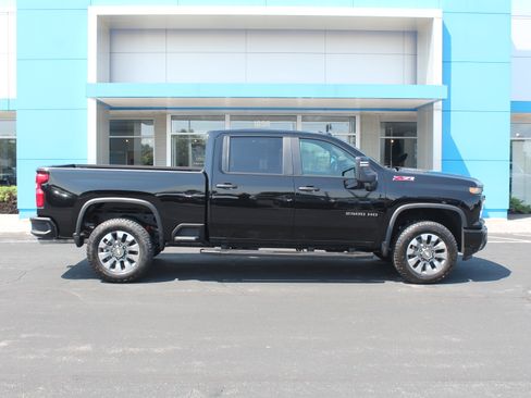 New 2026 Chevrolet Silverado 2500 Custom w/ Z71 Off-Road Package AWD/4WD image 3