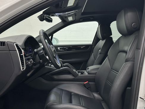 Used 2021 Porsche Cayenne AWD/4WD image 11