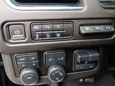 Used 2024 Chevrolet Tahoe Premier image 31