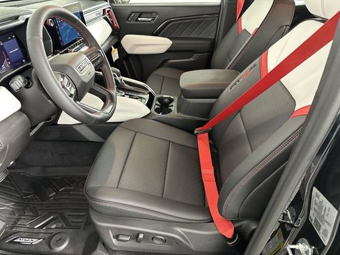 New 2025 GMC Canyon AT4 w/ AT4X Package image 7