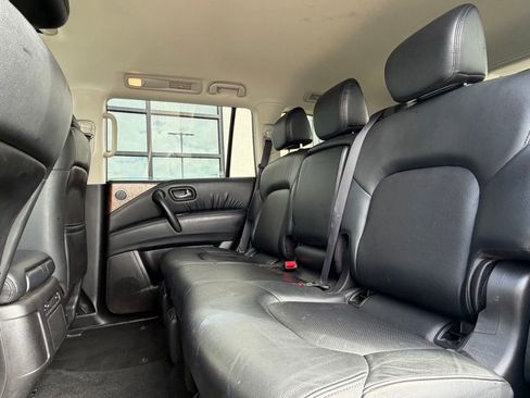 Used 2024 Nissan Armada SL image 10