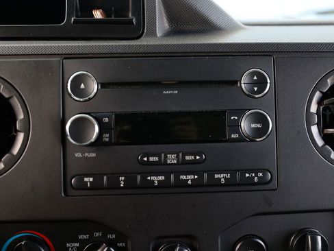 Used 2014 Ford E-350 and Econoline 350 XLT image 29