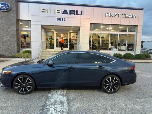 Used 2025 Honda Accord Touring image 2