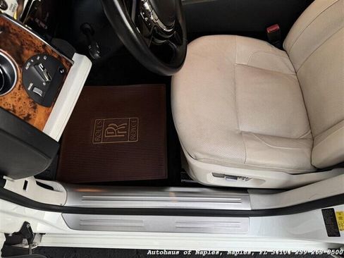 Used 2010 Rolls-Royce Ghost RWD image 26