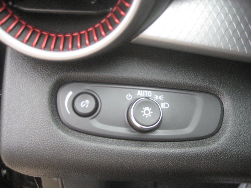 Used 2026 Chevrolet Trax RS w/ Sunroof Package FWD image 15