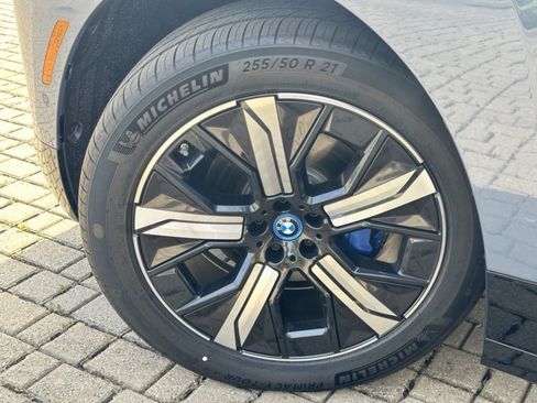 Used 2025 BMW iX xDrive50 w/ Sport Package image 5
