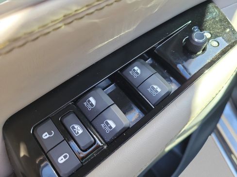 Used 2022 Jeep Wagoneer Series I w/ Convenience Group I AWD/4WD image 13