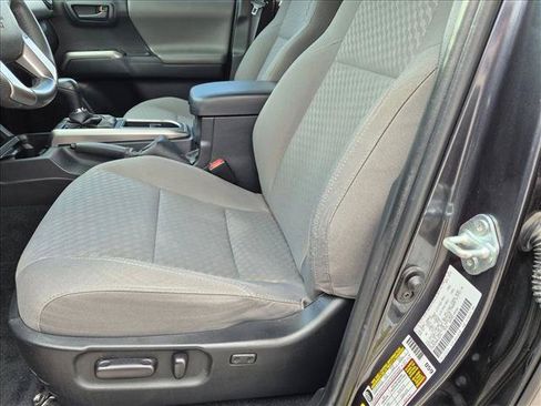 Used 2022 Toyota Tacoma SR5 w/ Technology Package RWD image 15