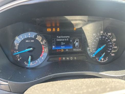 Used 2014 Ford Fusion SE FWD image 23
