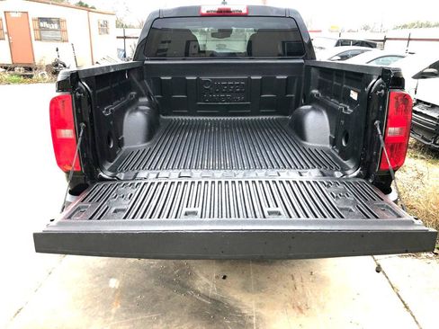 Used 2018 Chevrolet Colorado LT w/ Safety Package RWD image 13