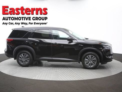Used 2024 Nissan Pathfinder S AWD/4WD image 46
