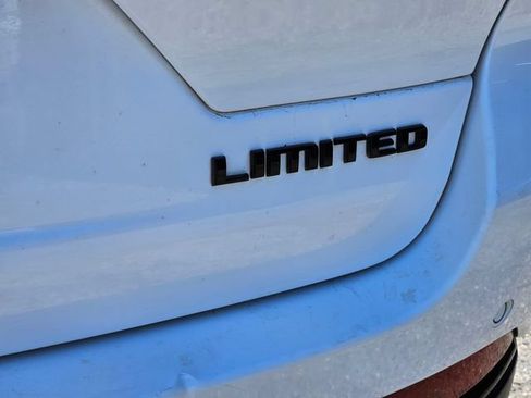 Used 2023 Jeep Grand Cherokee Limited w/ Luxury Tech Group II AWD/4WD image 13