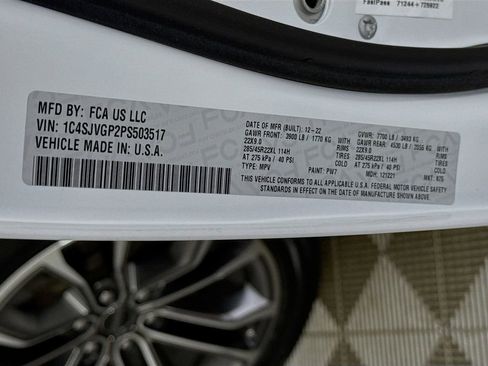 Used 2023 Jeep Grand Wagoneer Series III image 34