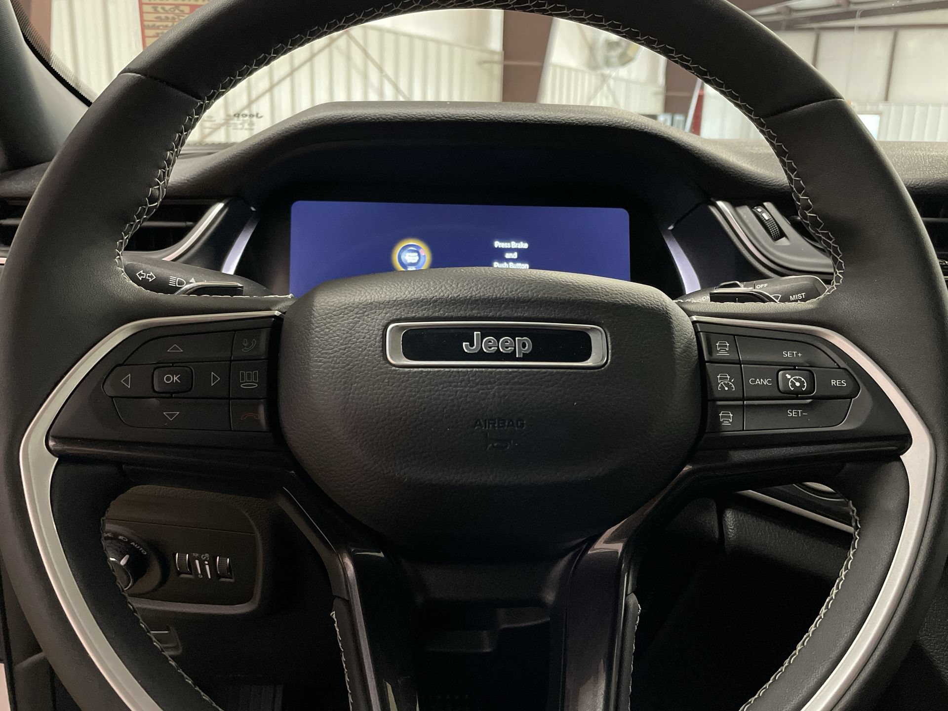 Used 2023 Jeep Grand Cherokee Altitude RWD image 16