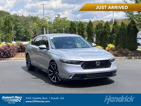 Used 2025 Honda Accord Touring image 1