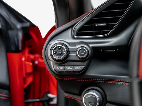 Used 2018 Ferrari 488 GTB RWD image 43