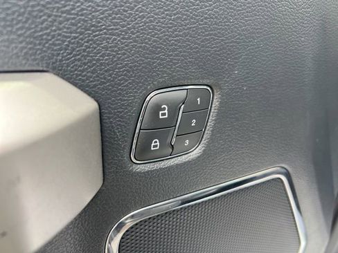 Certified 2019 Ford F150 Lariat w/ Equipment Group 502A Luxury AWD/4WD image 8