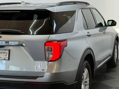 Used 2020 Ford Explorer XLT w/ Equipment Group 202A AWD/4WD image 11