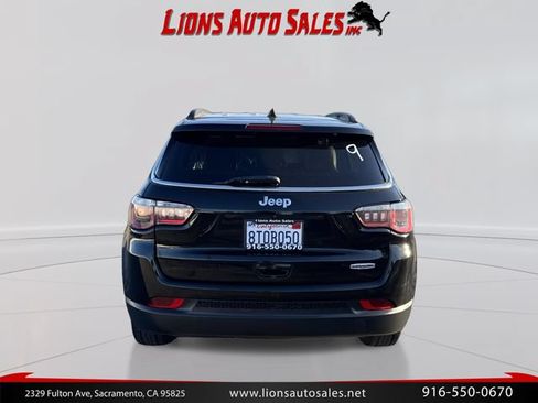 Used 2019 Jeep Compass Latitude FWD image 6