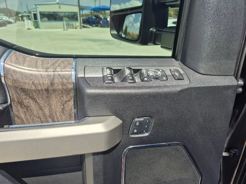 Used 2017 Ford F250 Lariat w/ Lariat Value Package AWD/4WD image 15