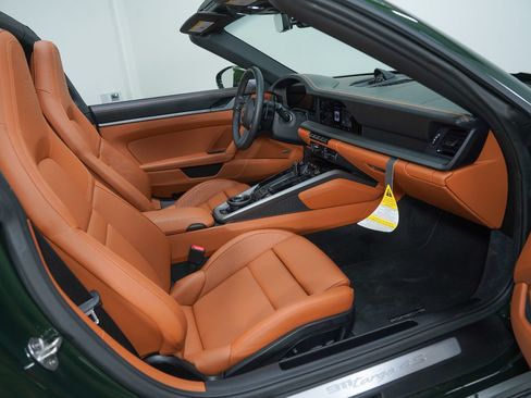 Used 2026 Porsche 911 Targa 4S AWD/4WD image 2