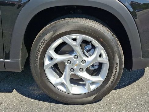 New 2026 Chevrolet Trax LS w/ LS Convenience Package FWD image 6