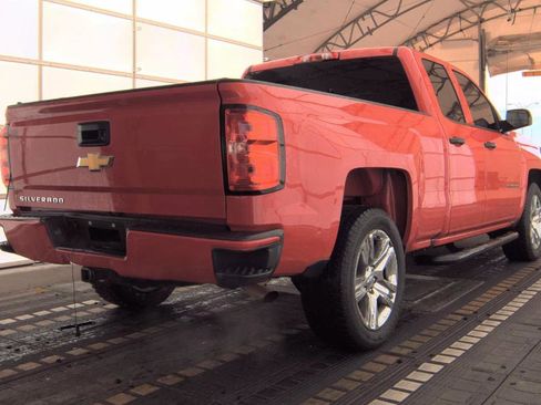 Used 2017 Chevrolet Silverado 1500 Custom w/ Custom Convenience Package image 4