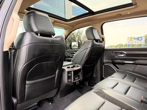 Used 2019 RAM 1500 Laramie AWD/4WD image 21