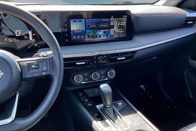 Certified 2025 Nissan Kicks SV FWD image 9