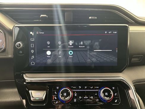 Used 2025 GMC Sierra 1500 Denali w/ Technology Package AWD/4WD image 14