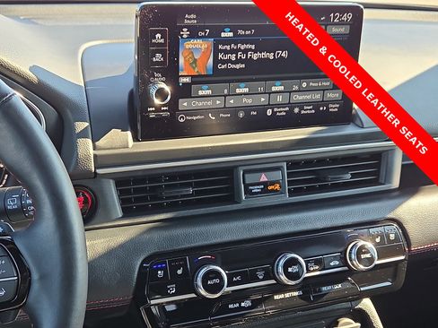 Used 2025 Honda Pilot Black Edition image 18