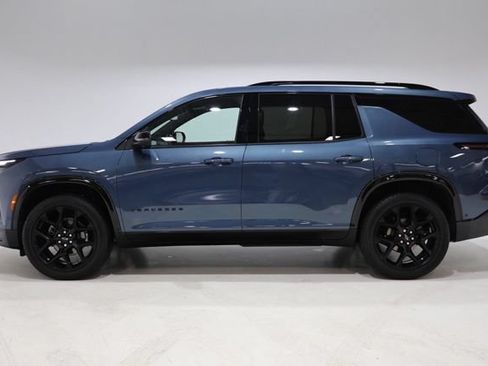 Used 2025 Chevrolet Traverse RS w/ LPO, Floor Liner Package FWD image 4