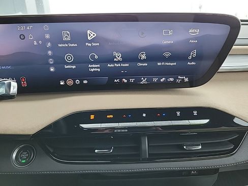 Used 2025 Buick Enclave Preferred w/ Super Cruise Package image 10