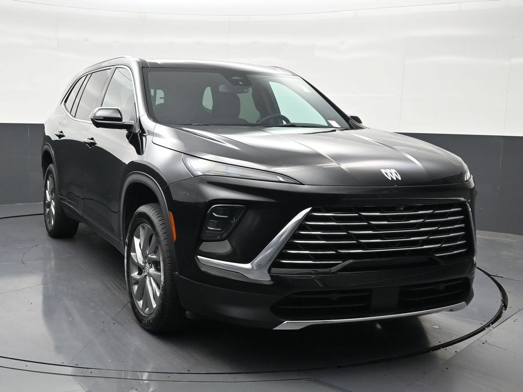 Used 2025 Buick Enclave Preferred w/ Power Package FWD image 8