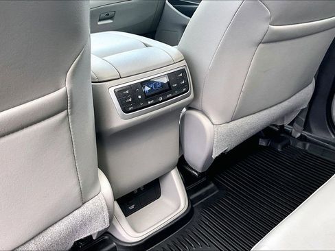 Used 2019 Toyota Highlander Limited Platinum AWD/4WD image 34