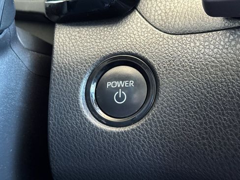 Used 2025 Toyota Camry LE FWD image 17