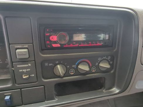 Used 1998 Chevrolet Silverado 1500 2WD Extended Cab w/ Preferred Equipment Group 2 image 29