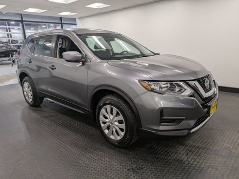 Used 2019 Nissan Rogue S image 3