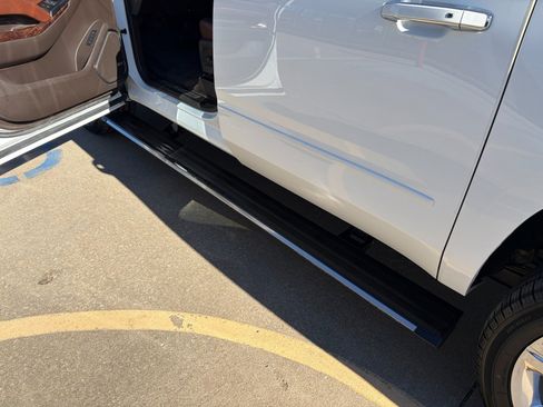 Used 2020 Chevrolet Suburban Premier image 6