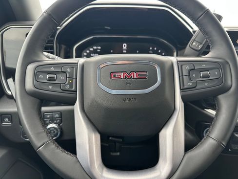 Used 2025 GMC Sierra 1500 SLT image 29
