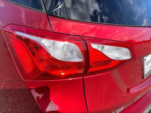 Used 2018 Chevrolet Equinox LT FWD image 22