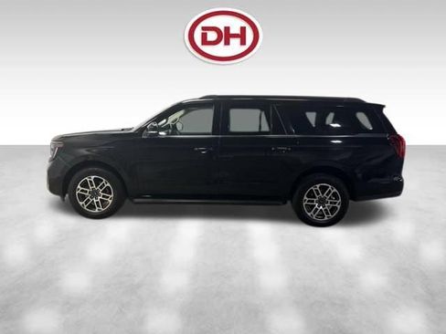 Used 2025 Ford Expedition Max Active AWD/4WD image 8