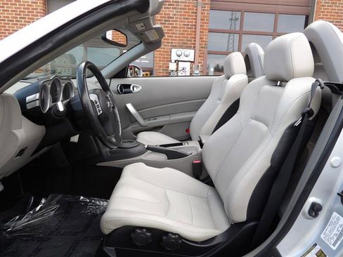 Used 2006 Nissan 350Z Touring image 10