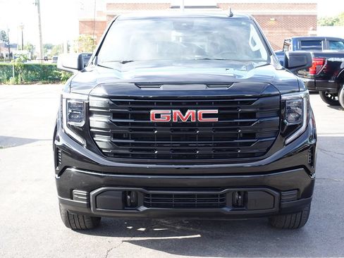Used 2024 GMC Sierra 1500 Pro w/ Graphite Edition AWD/4WD image 5