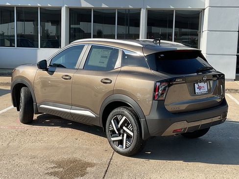 New 2026 Nissan Kicks SV image 7